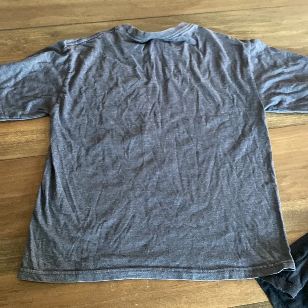Size medium Volcom t-shirt - Picture 3 of 3